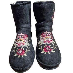 Whiney Fuzzie Faux Suede Boots Size 8 Womens